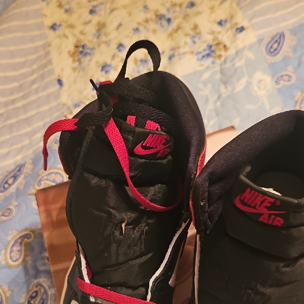 Nike Air Jordan 1 Retro High Black White Red,Comes With Both Red And Black Laces - Picture 2 of 8